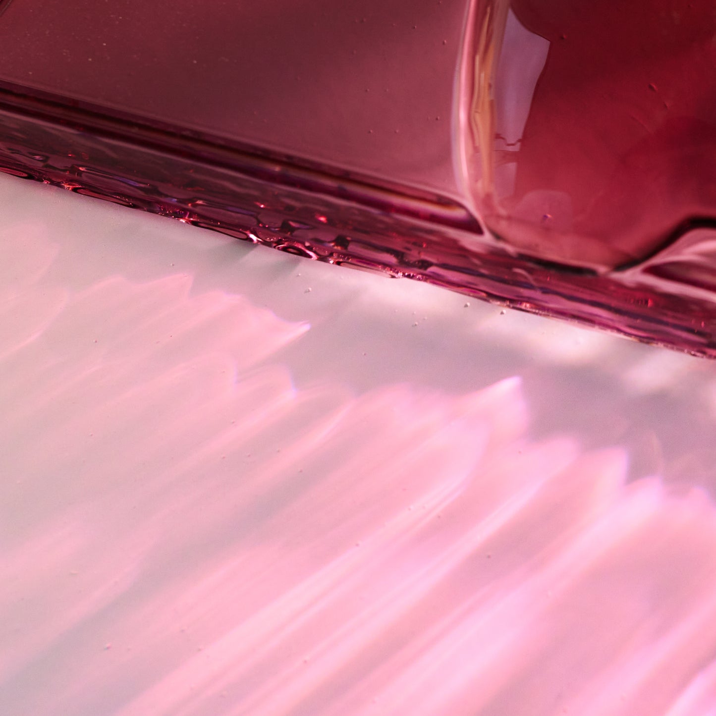 32x32cm | DRIP Serie .A WineRed