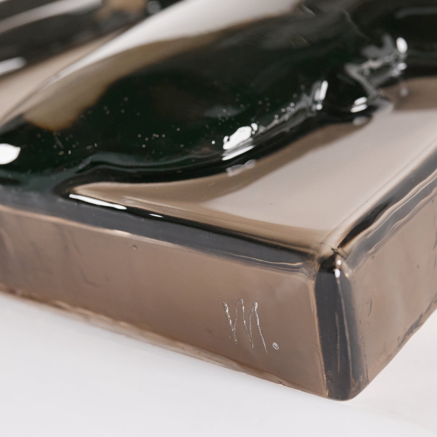 32x32cm | DRIP Serie .A - Warm Smokey Black