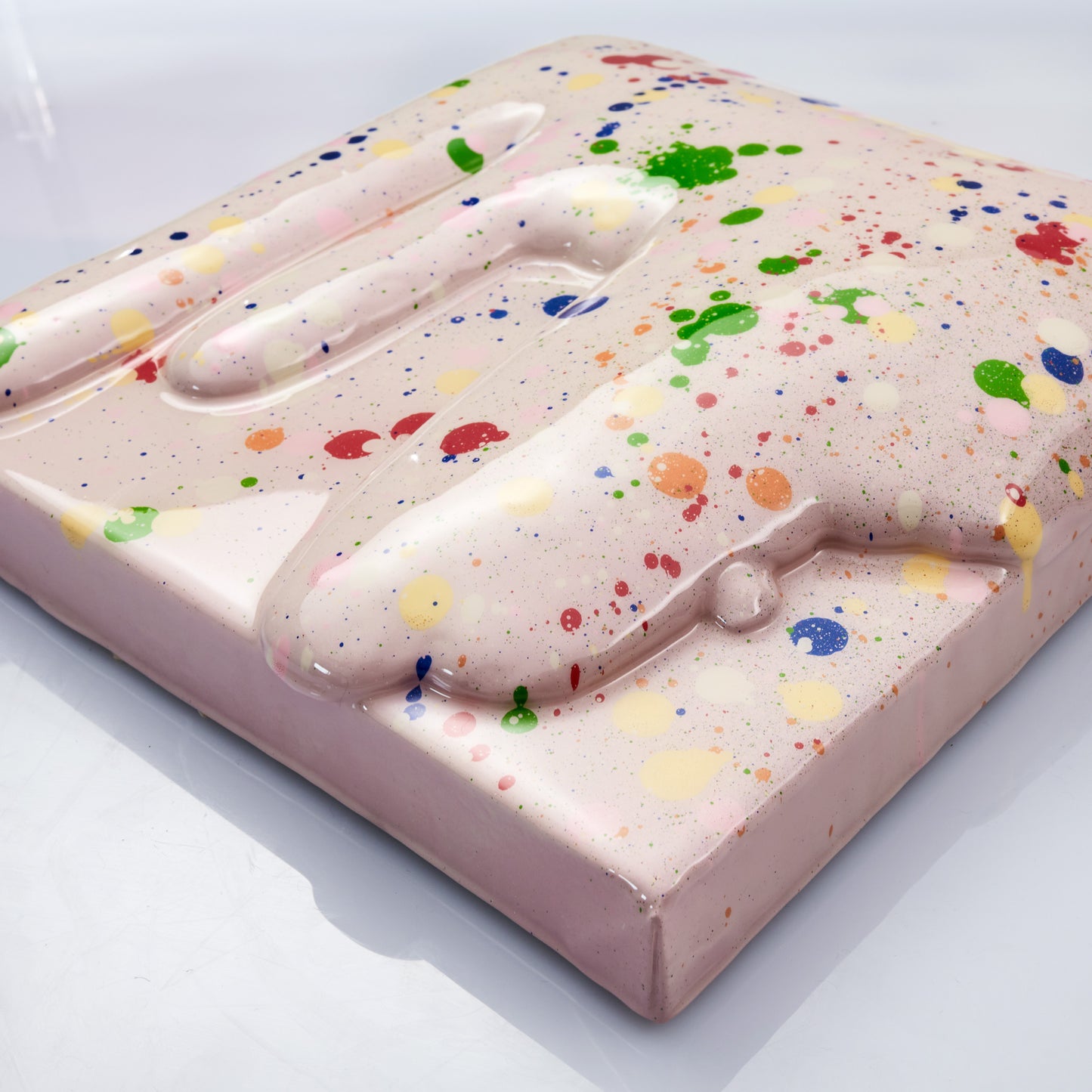 32x32cm | DRIP Serie .A - Bone-white with color splats