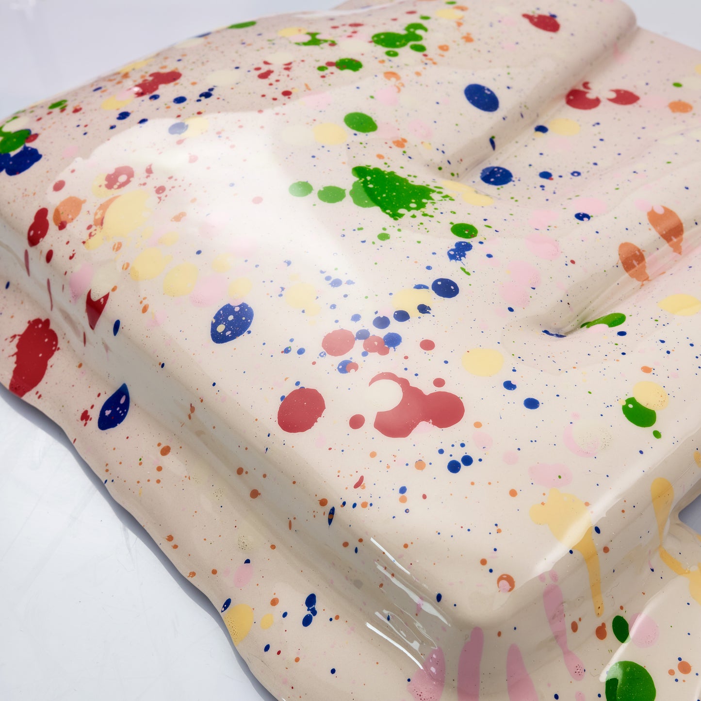 32x32cm | DRIP Serie .A - Bone-white with color splats